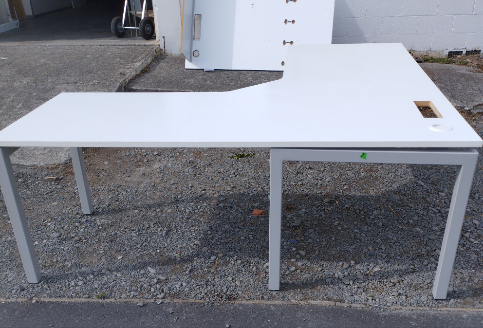 Large L shape desk 2000x2100