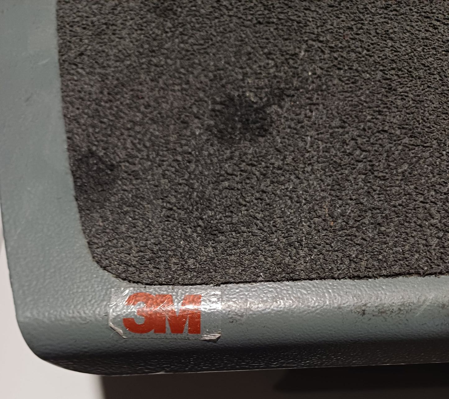 3M adjustable footrest FR530CB model