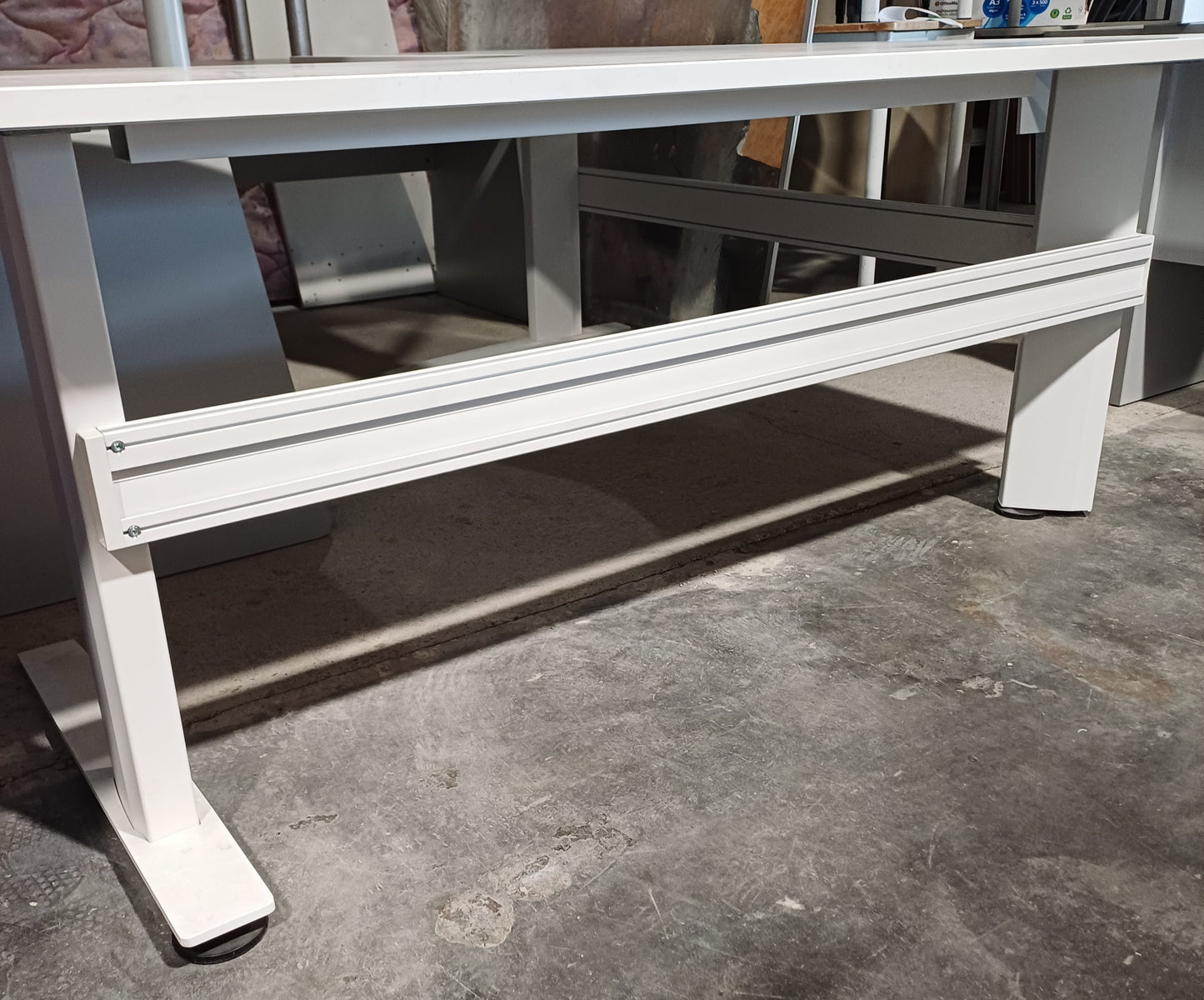 L Shaped desk- both sides 1800mmW