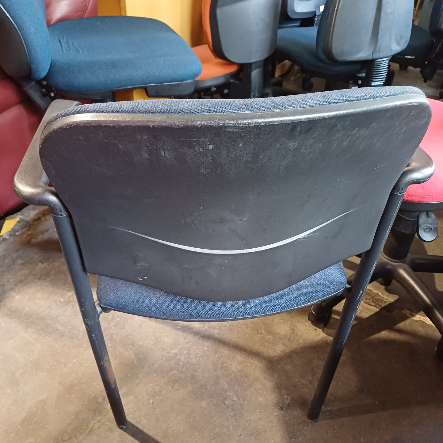 Armchair without wheels