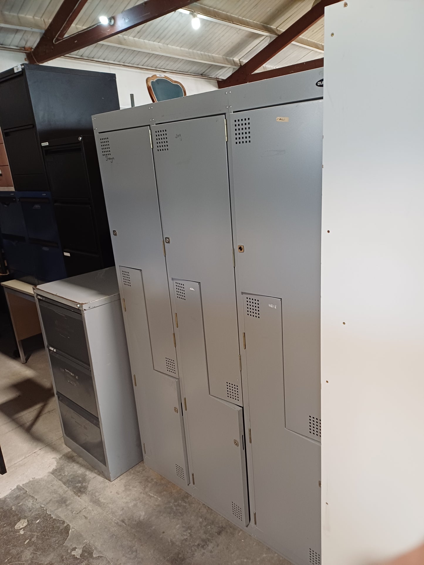 Lockers - without keys