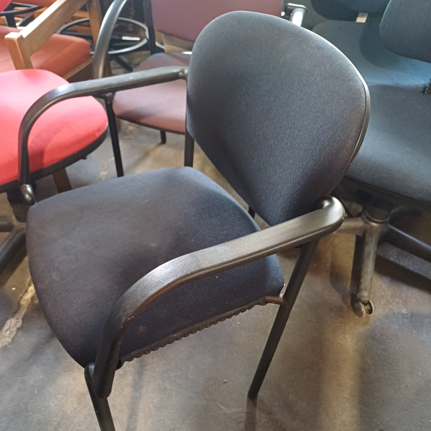 Armchair without wheels