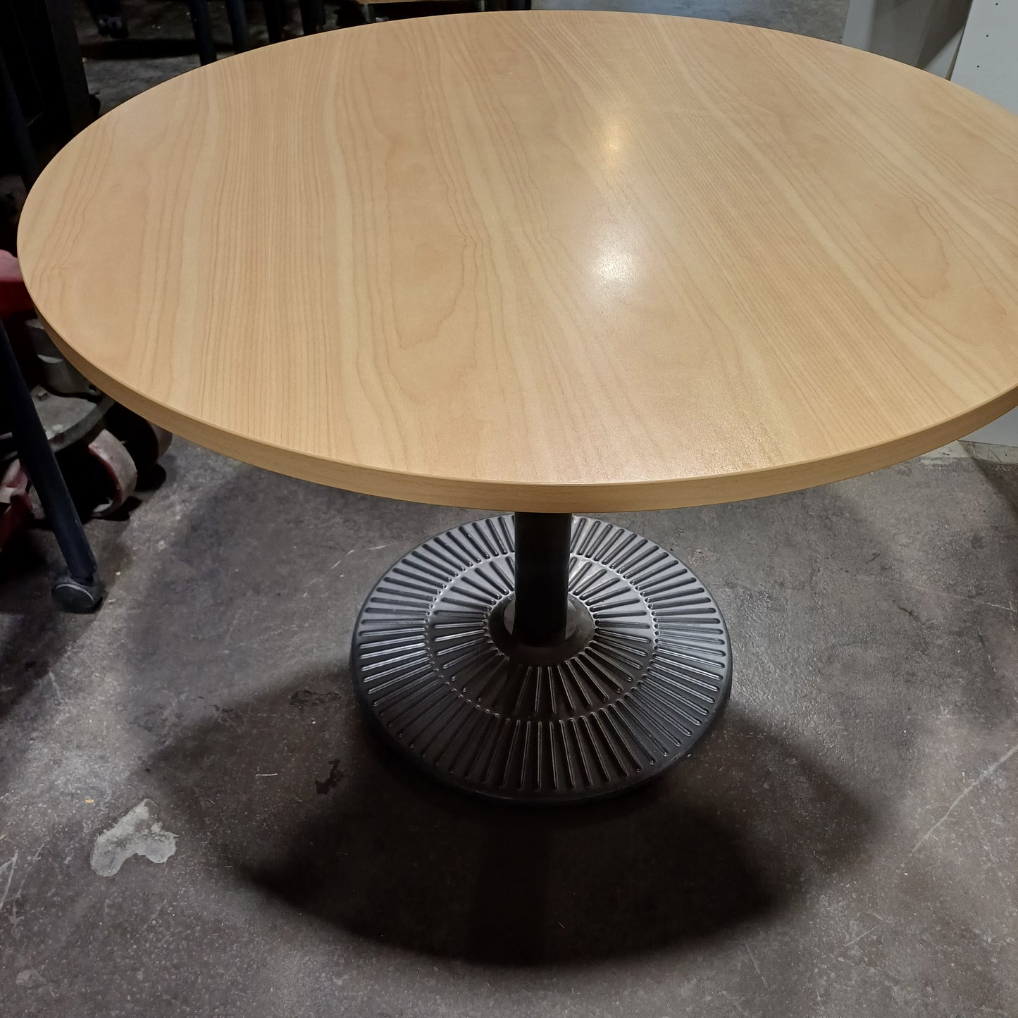 Round Table-1000m diameter
