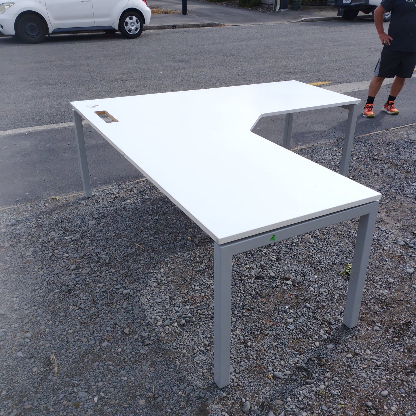 Large L shape desk 2000x2100