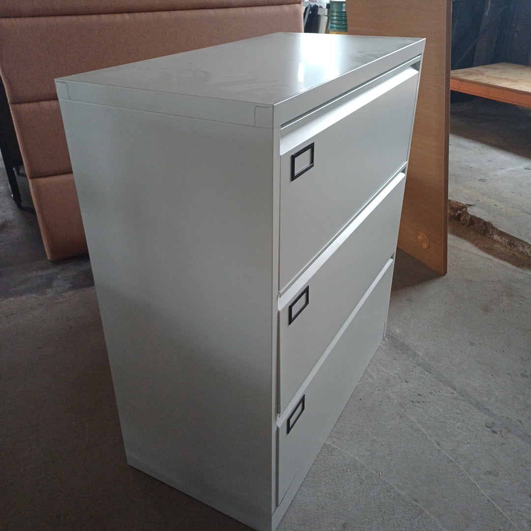 3 Drawer metal cabinet