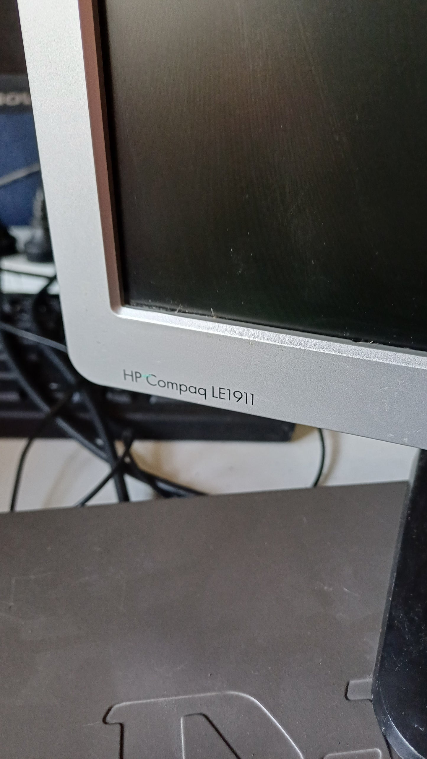 Desktop Monitor - HP LE1911