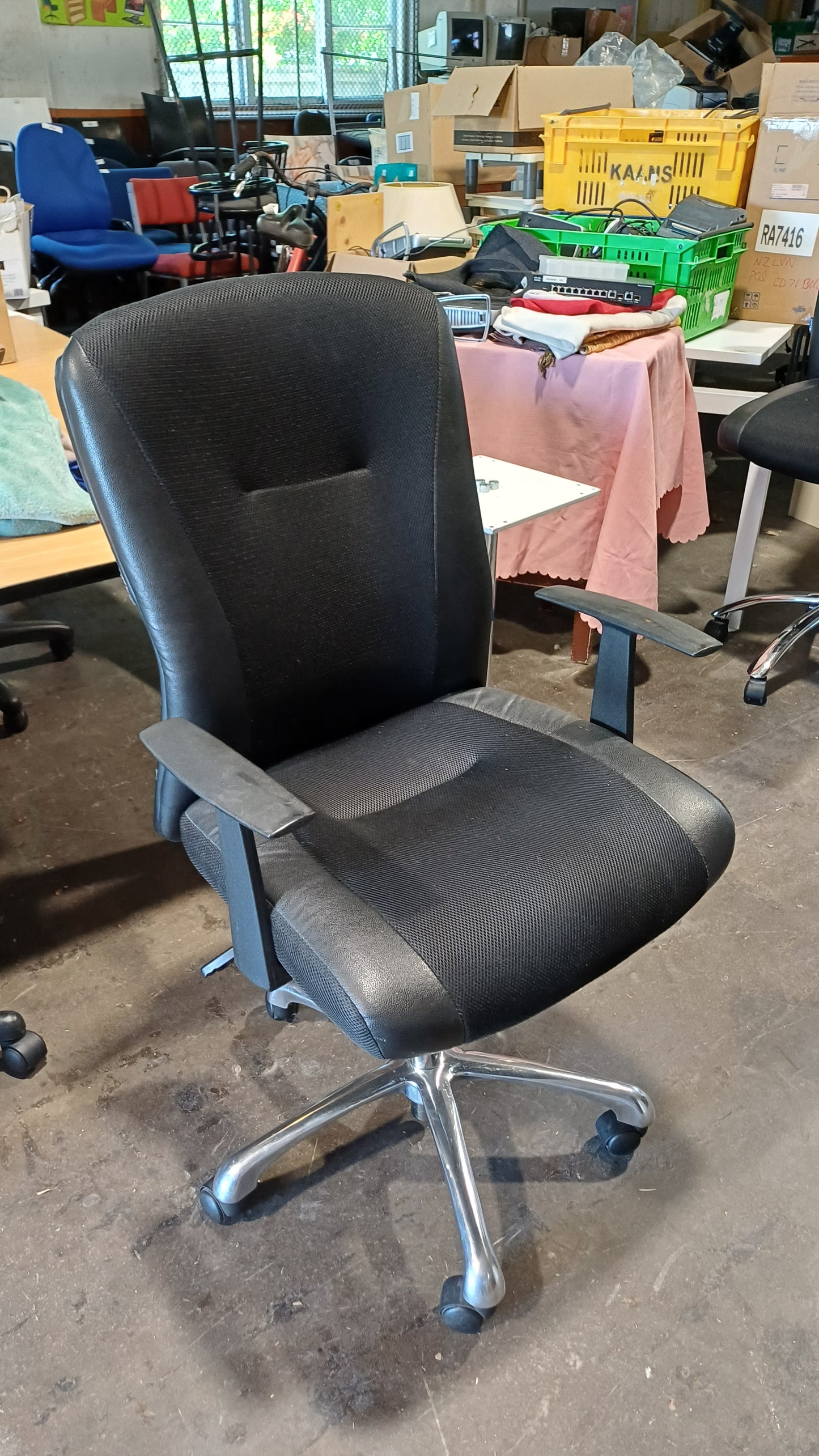 Ergonomic office chair
