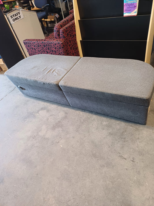 Sitting booth (without back rest)