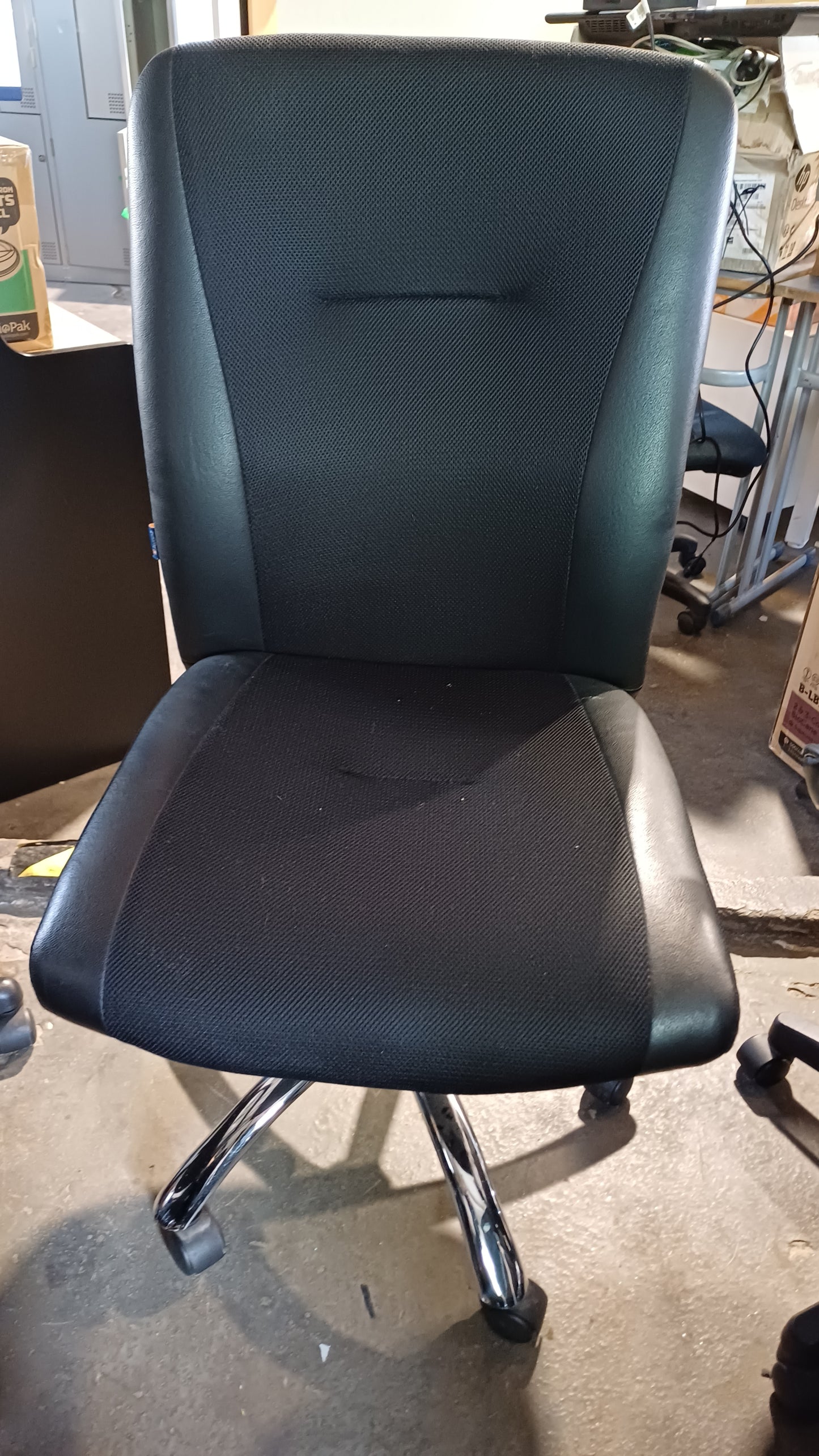 Ergonomic office Chair- armless