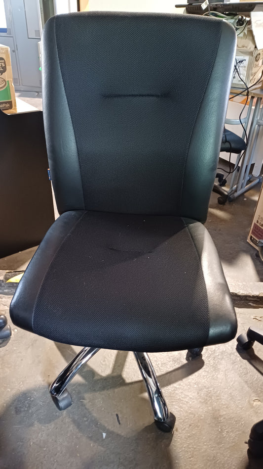 Ergonomic office Chair- armless