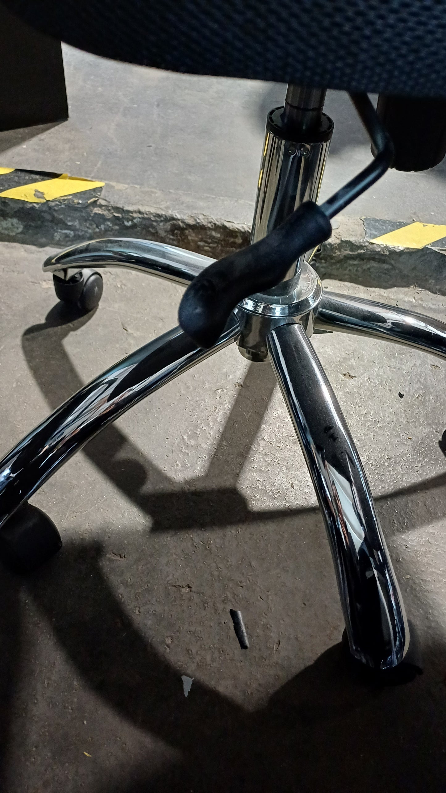 Ergonomic office Chair- armless