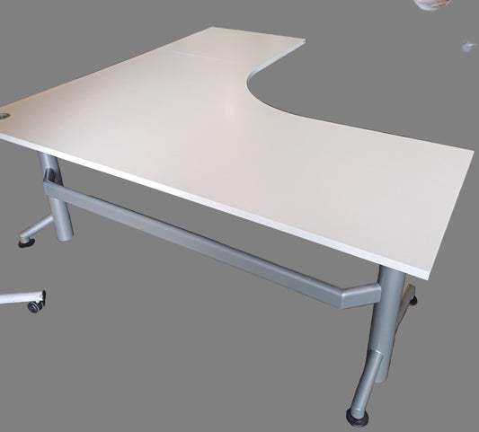 L shaped Desk-1800