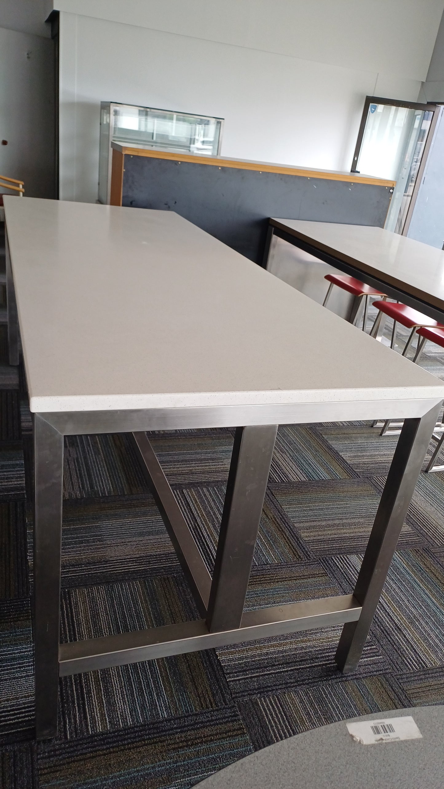 Large Solid Bar leaner (1)