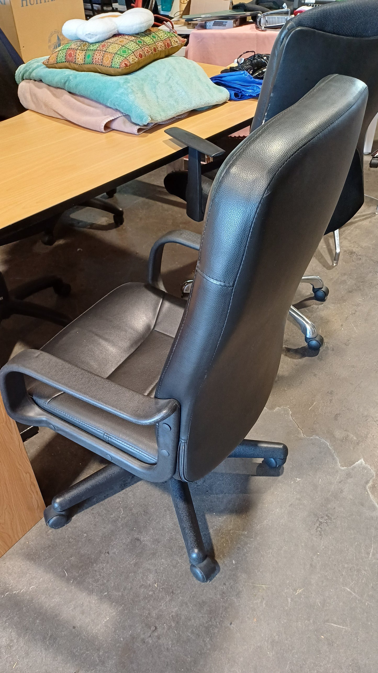 Black executive office chair 2