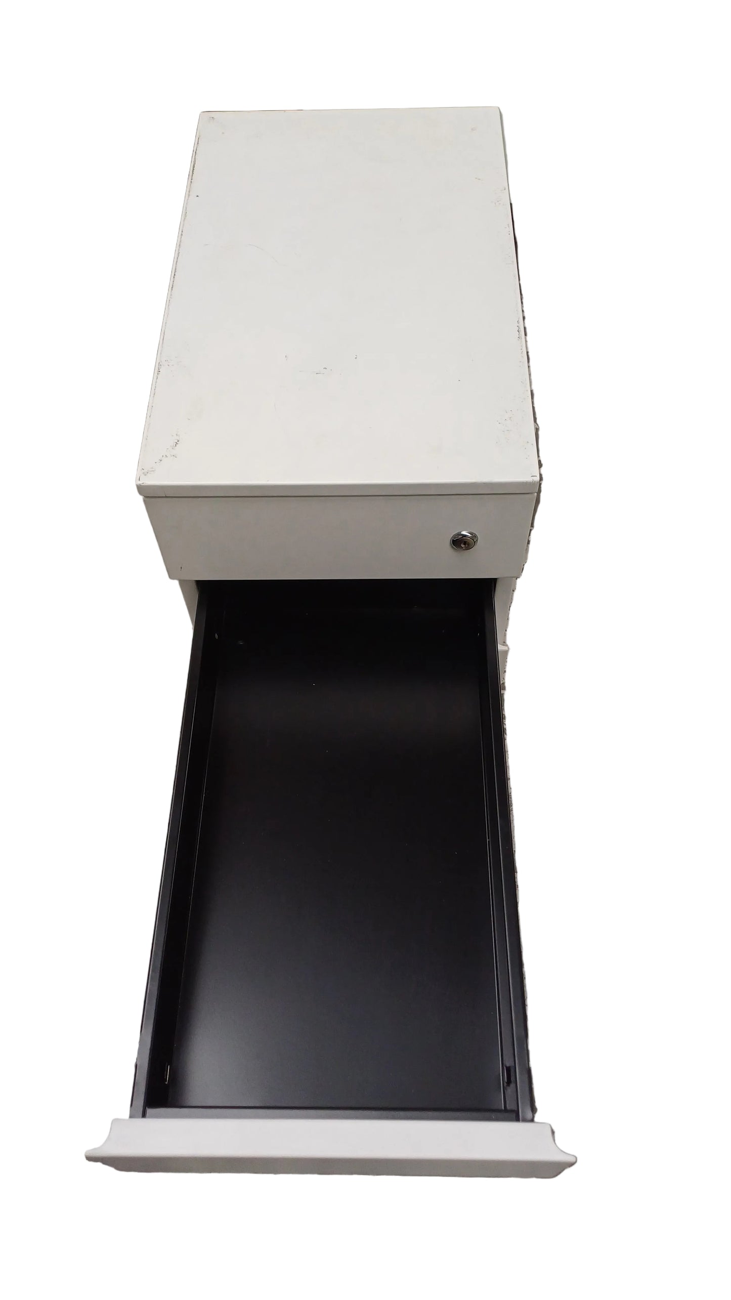 White 3 drawers cabinet - no key