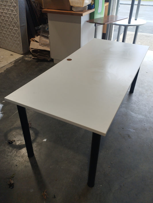 Straight desk (1800)