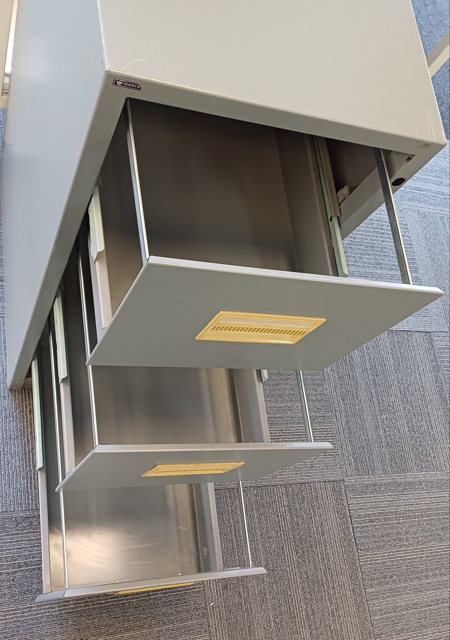 3 drawer grey filing cabinet no lock