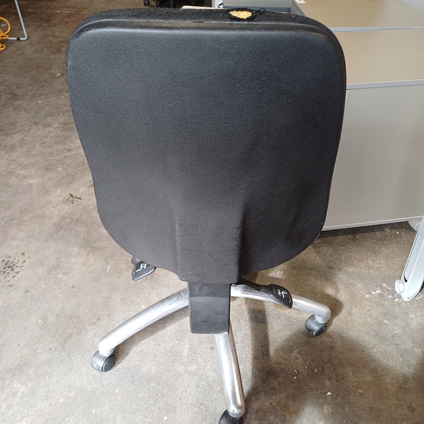 Office chair black (EOS)