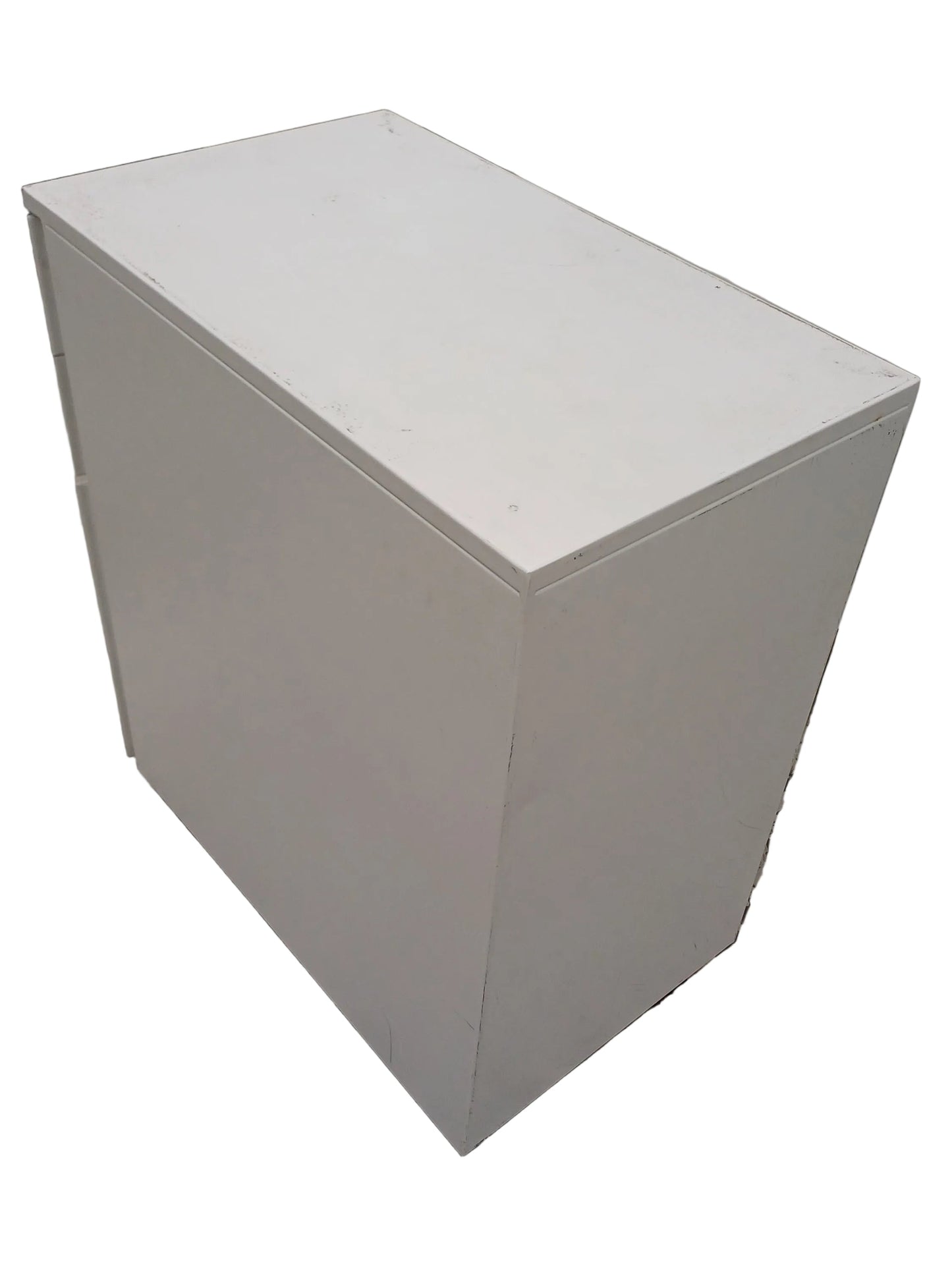 White 3 drawers cabinet - no key