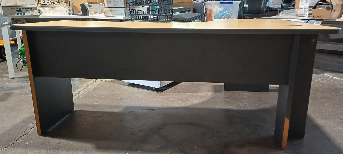 L-shaped Desk (Rightside long)