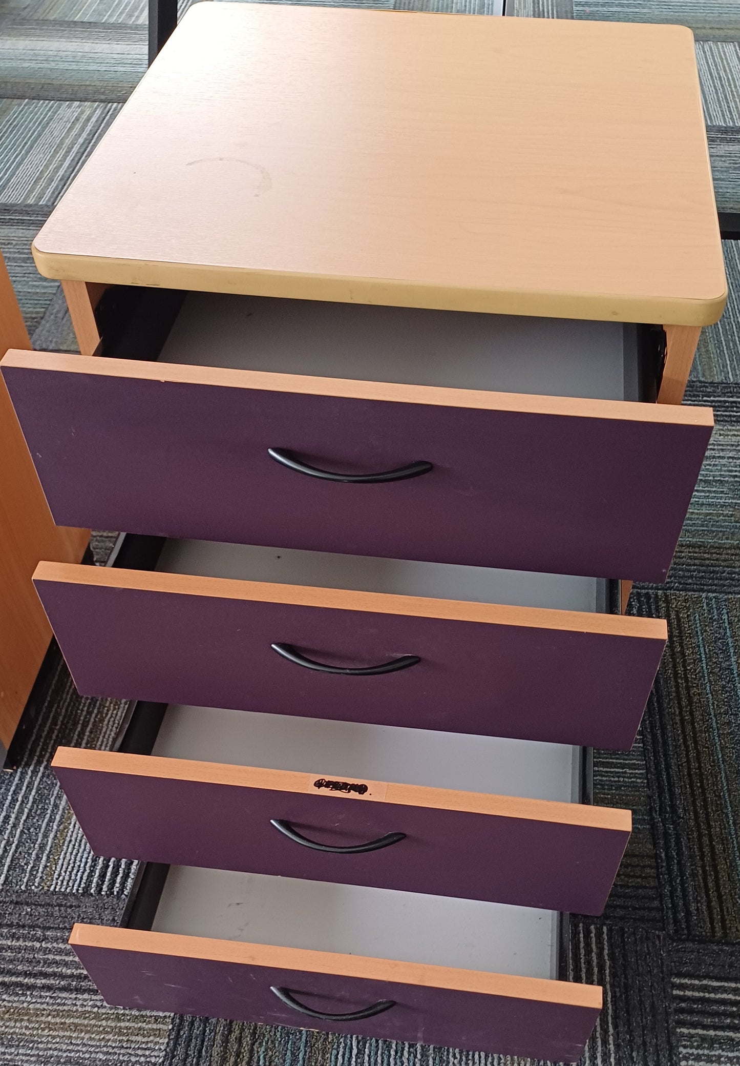 Beige 4 drawer cabinet