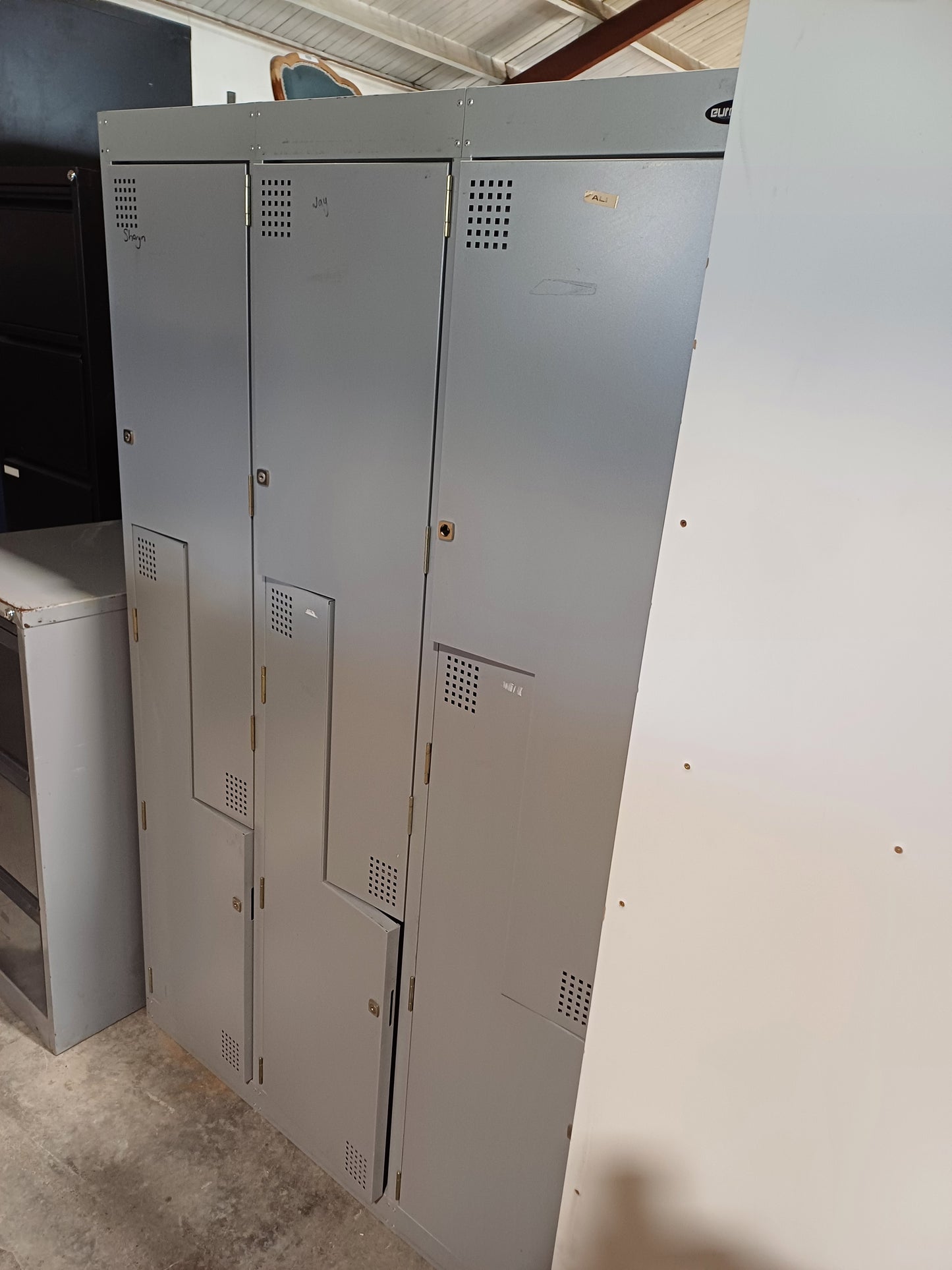 Lockers - without keys