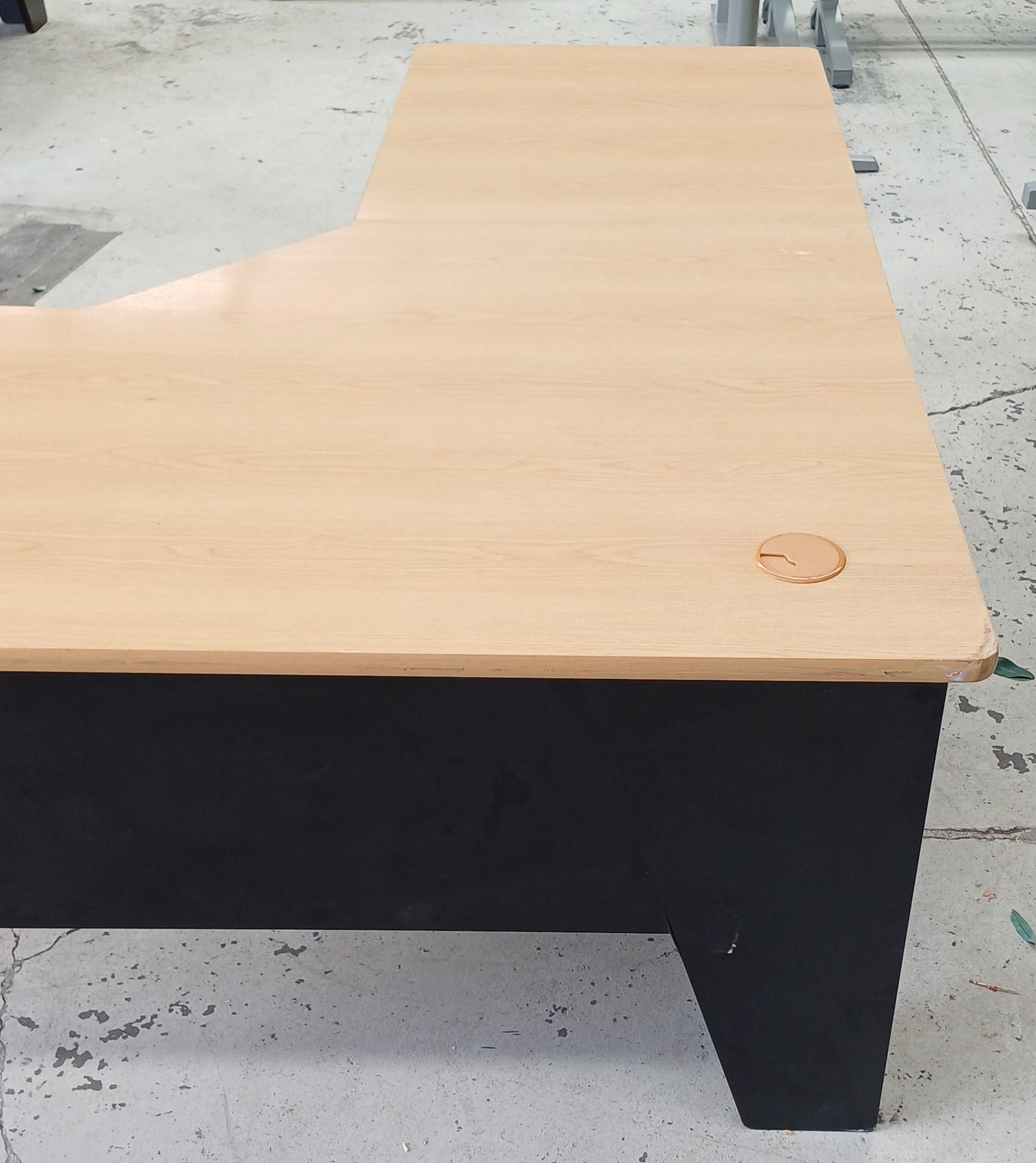 L Shaped Desk - Woodgrain