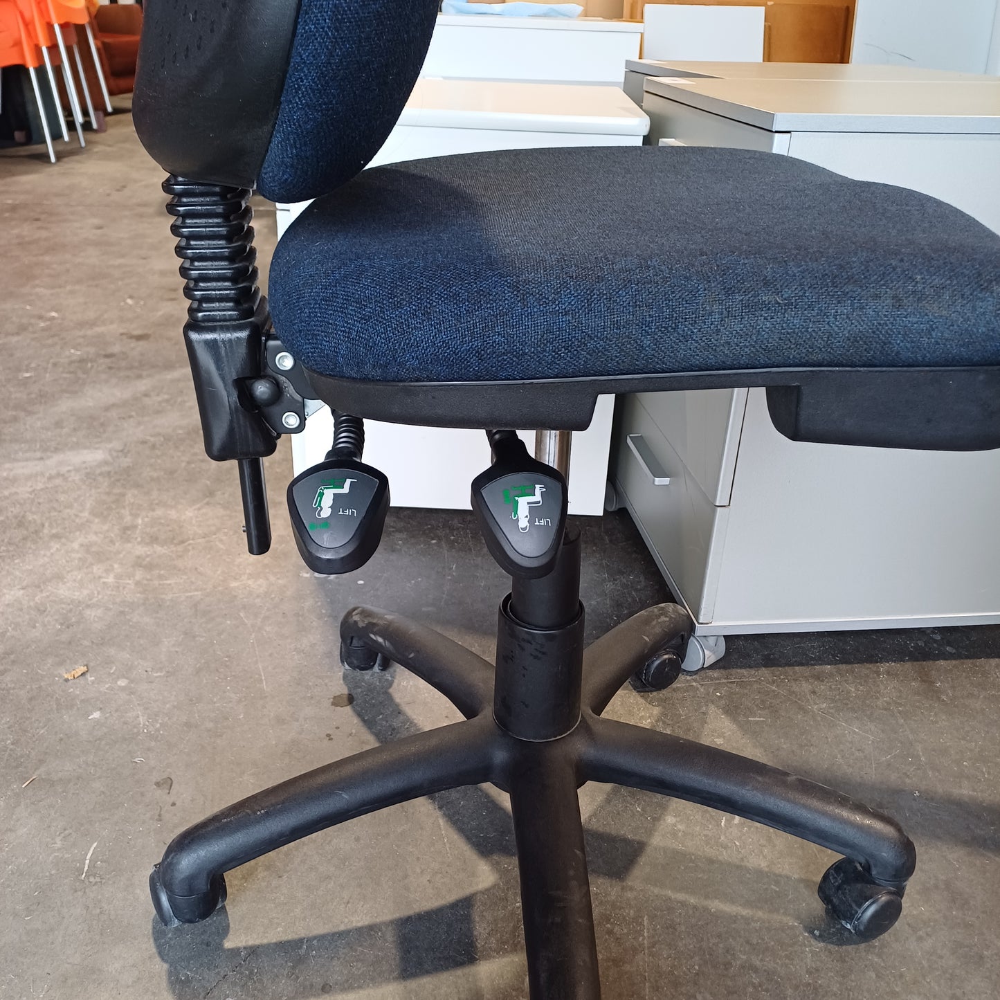 Office chair - Blue (3 levers)