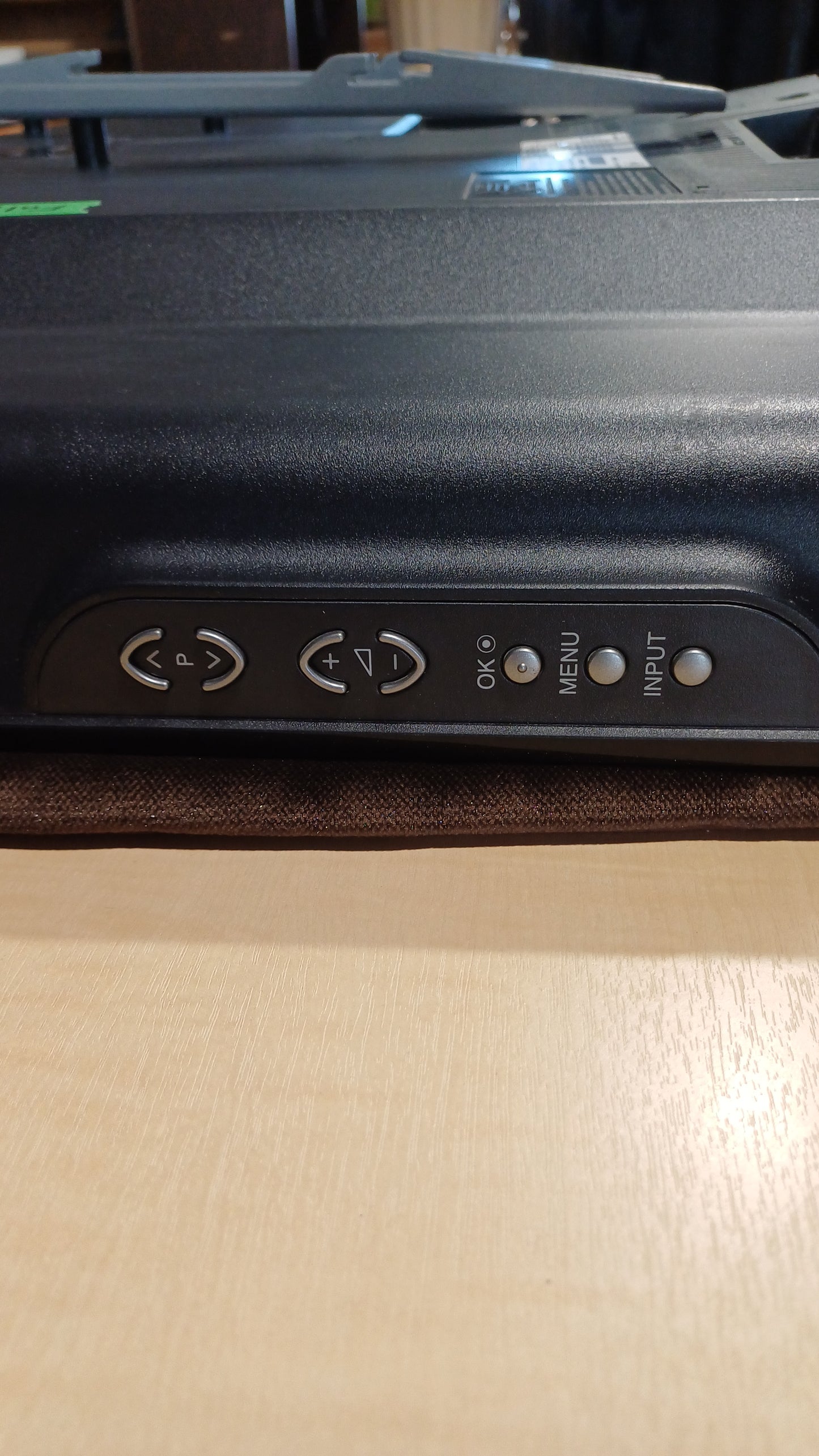 Monitor screen- 32 inch