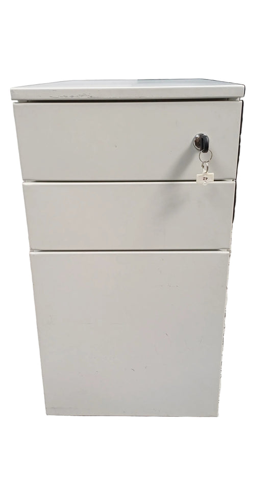 White 3 drawers cabinet