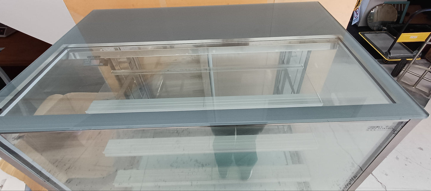 Kingdom - Food display cabinet